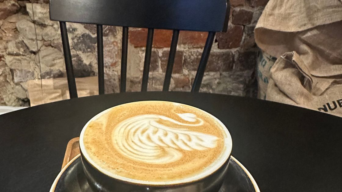 Liège café community post