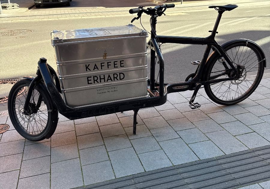 Aachen café community post