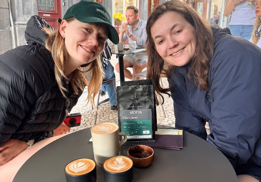 Funchal café community post