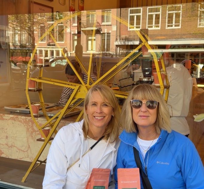 Amsterdam café community post