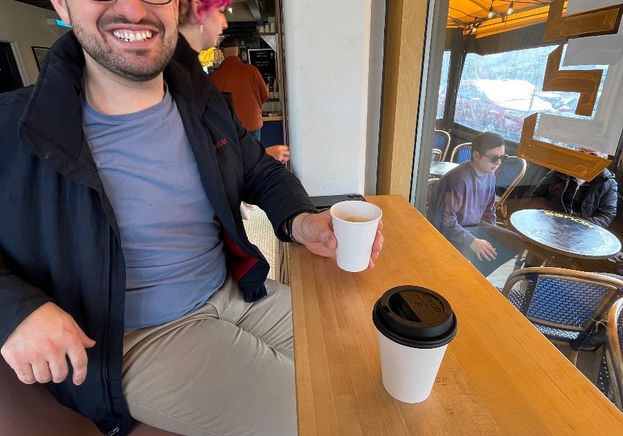 Buffalo café community post