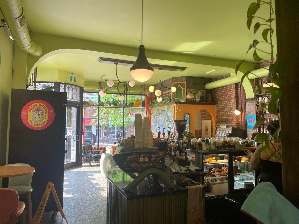 Ten Toes Coffee House, Ottawa