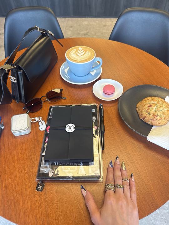 Erika Misi's visit to AU79 COFFEE