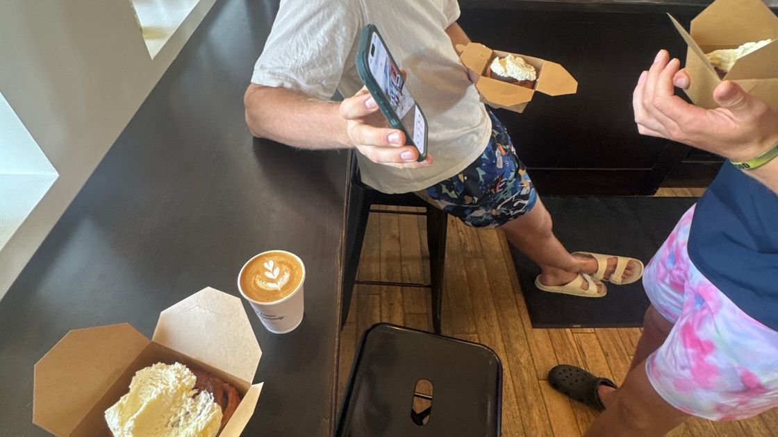 Vernon café community post