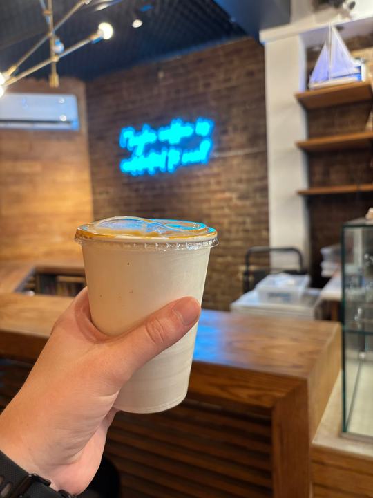 Melanie Maillet's visit to Micro Espresso - Vieux Port