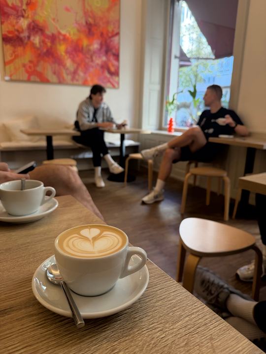 Jordan Canham's visit to Winter – Café
