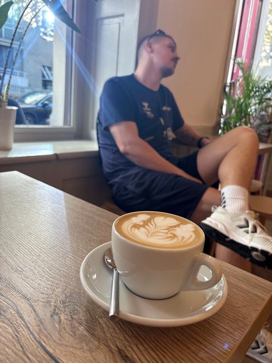 Robin Baghdady's visit to Winter – Café